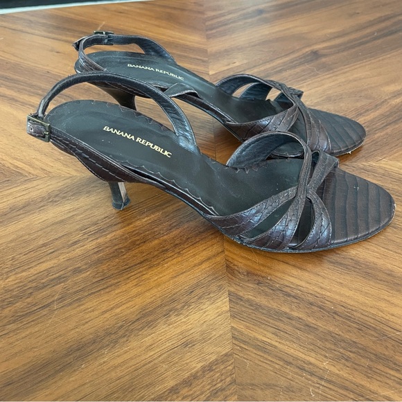 Banana Republic 2 inch heels - Picture 2 of 5